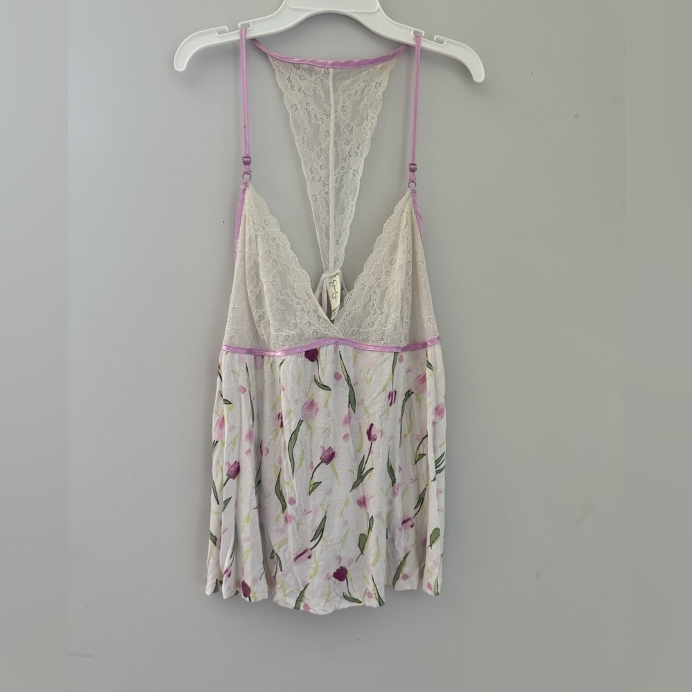 Jessica Simpson Floral Lace Trim Sleepwear top, size large